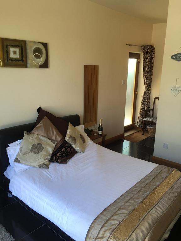 The Old Mill House Bed & Breakfast Падстоу Екстериор снимка