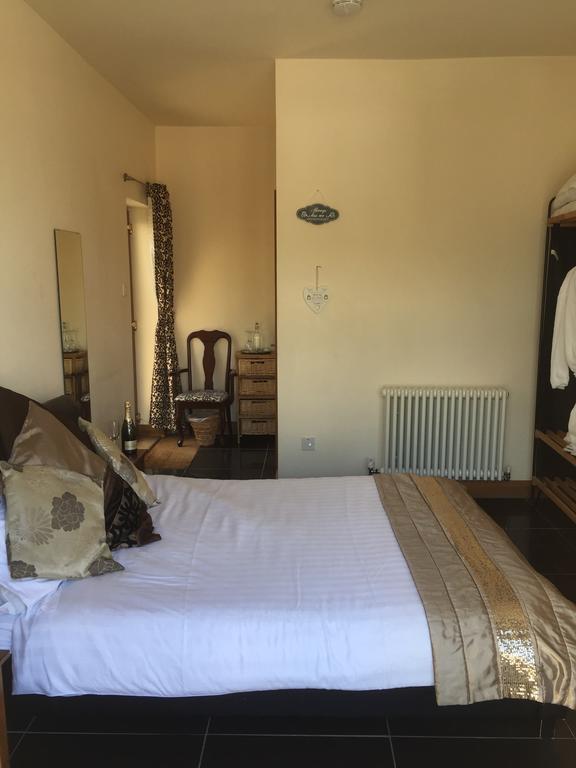 The Old Mill House Bed & Breakfast Падстоу Стая снимка