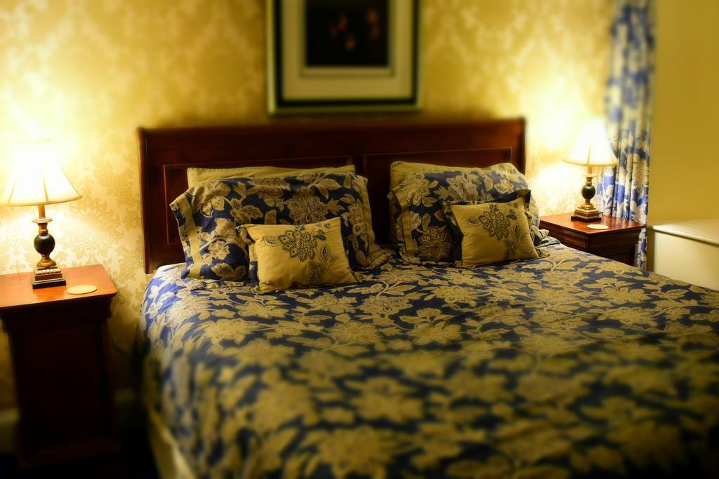 The Old Mill House Bed & Breakfast Падстоу Екстериор снимка