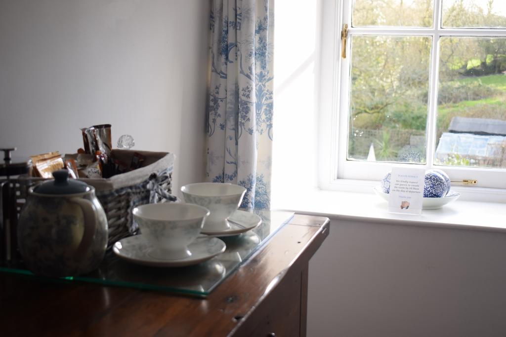 The Old Mill House Bed & Breakfast Падстоу Екстериор снимка